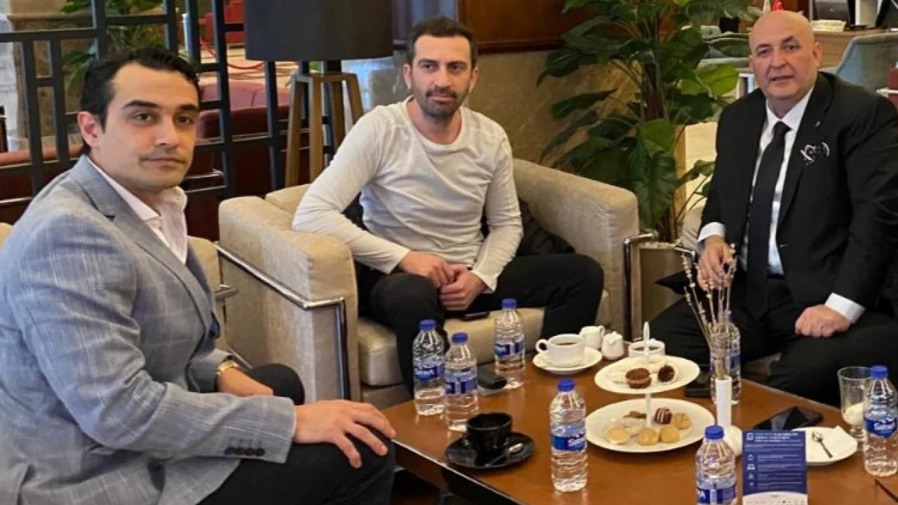 Ünlü Oyuncu Erdem Yener 'Leyla Hanım' için İzmit’te  -