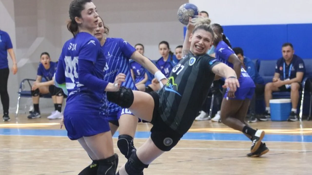 Bursa Büyükşehir Belediyespor İzmir Büyükşehir Belediyespor'u mağlup etti -