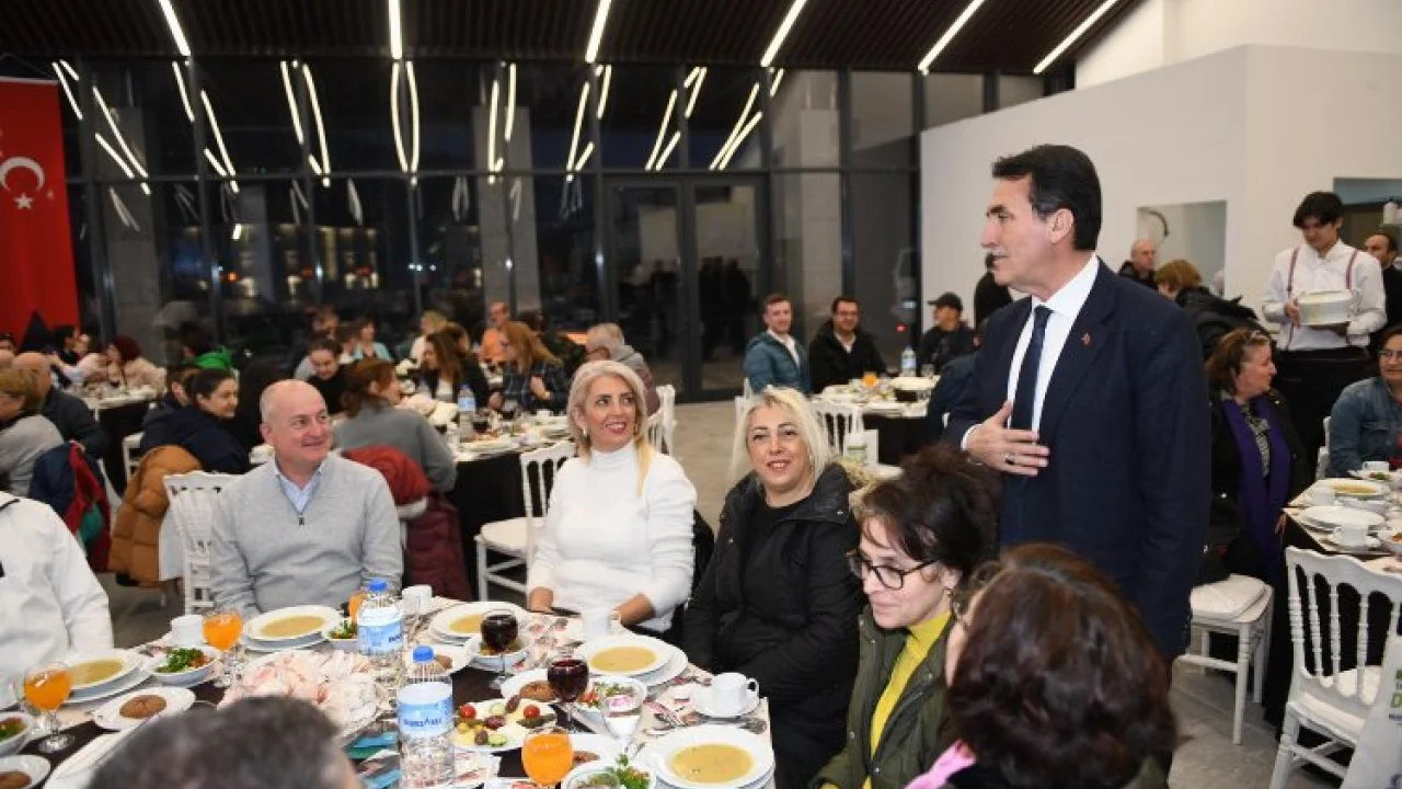 Dündar, Bal-Göç temsilcileriyle iftar yemeğinde buluştu -