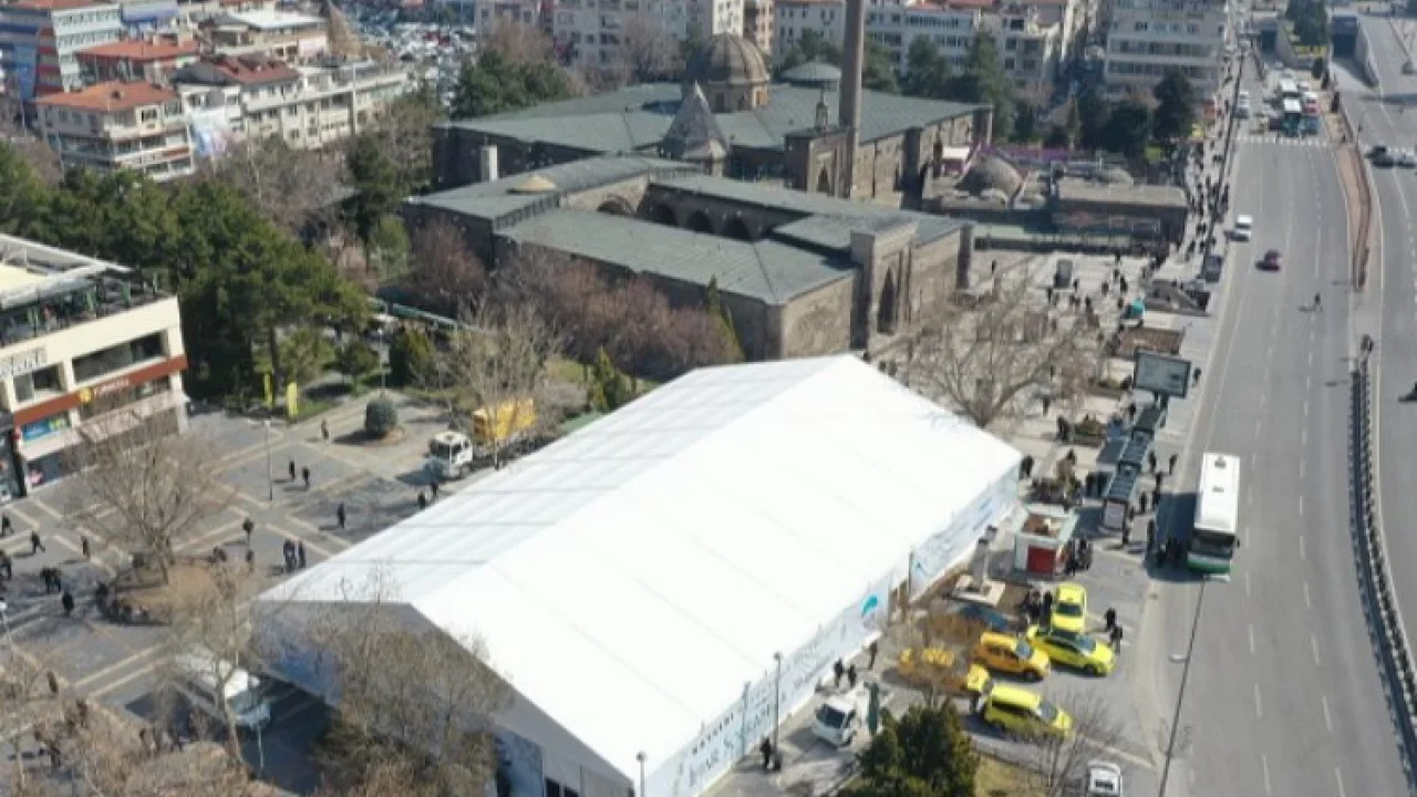 Kayseri’de iftar sofraları Büyükşehir’den -