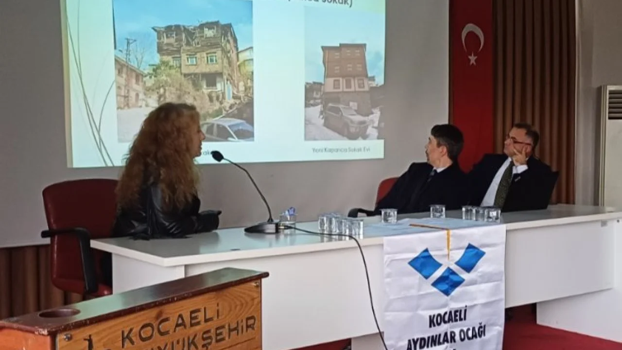 Kocaeli Aydınlar Ocağı'nda şehrin yeniden inşaası konuşuldu -