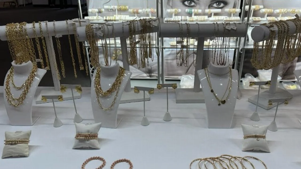 Mücevher tutkunları New York'ta buluştu -