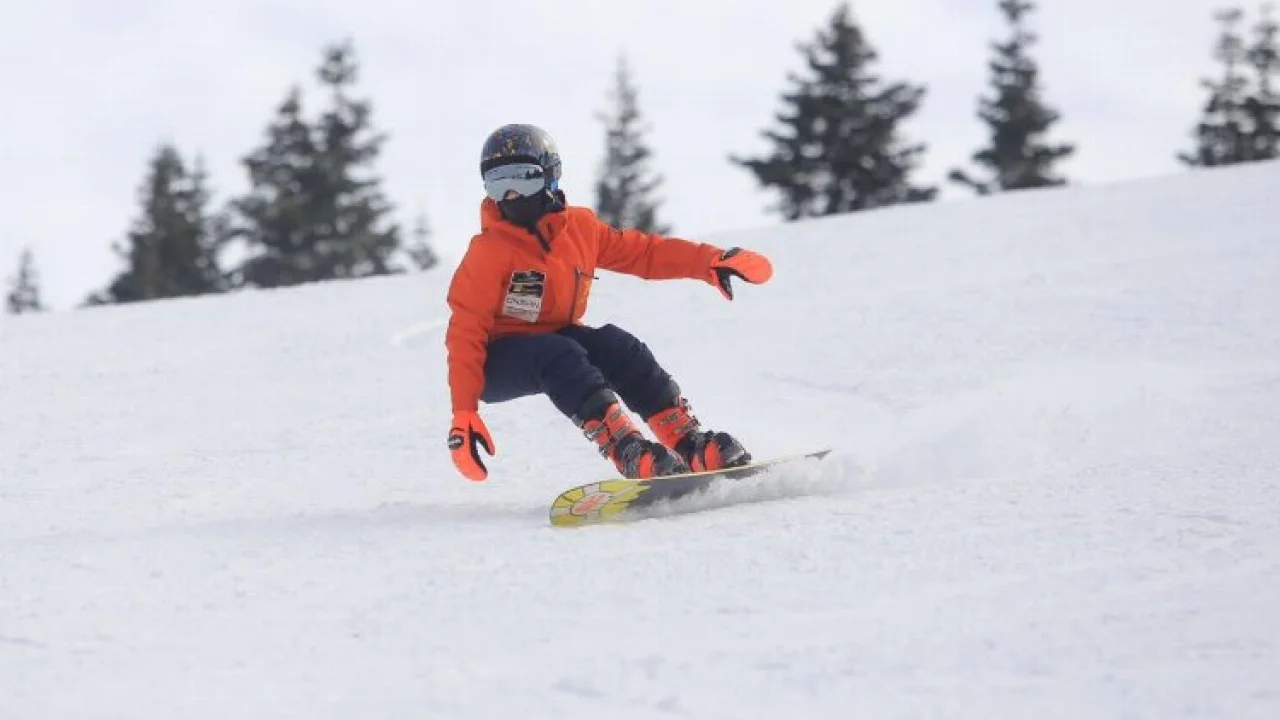 Snowboard'un harika çocuğu... Dağhan Güler Türkiye şampiyonu -