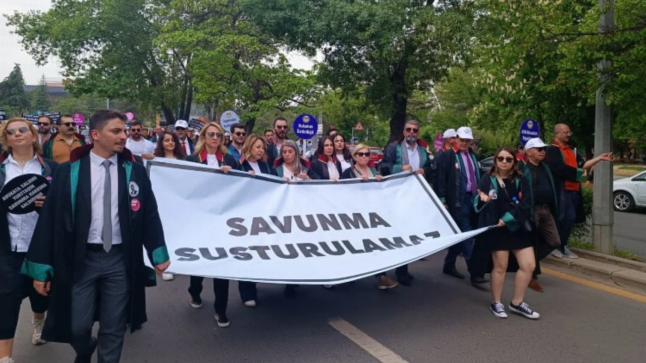 Avukatlardan 'Büyük Savunma' mitingi -