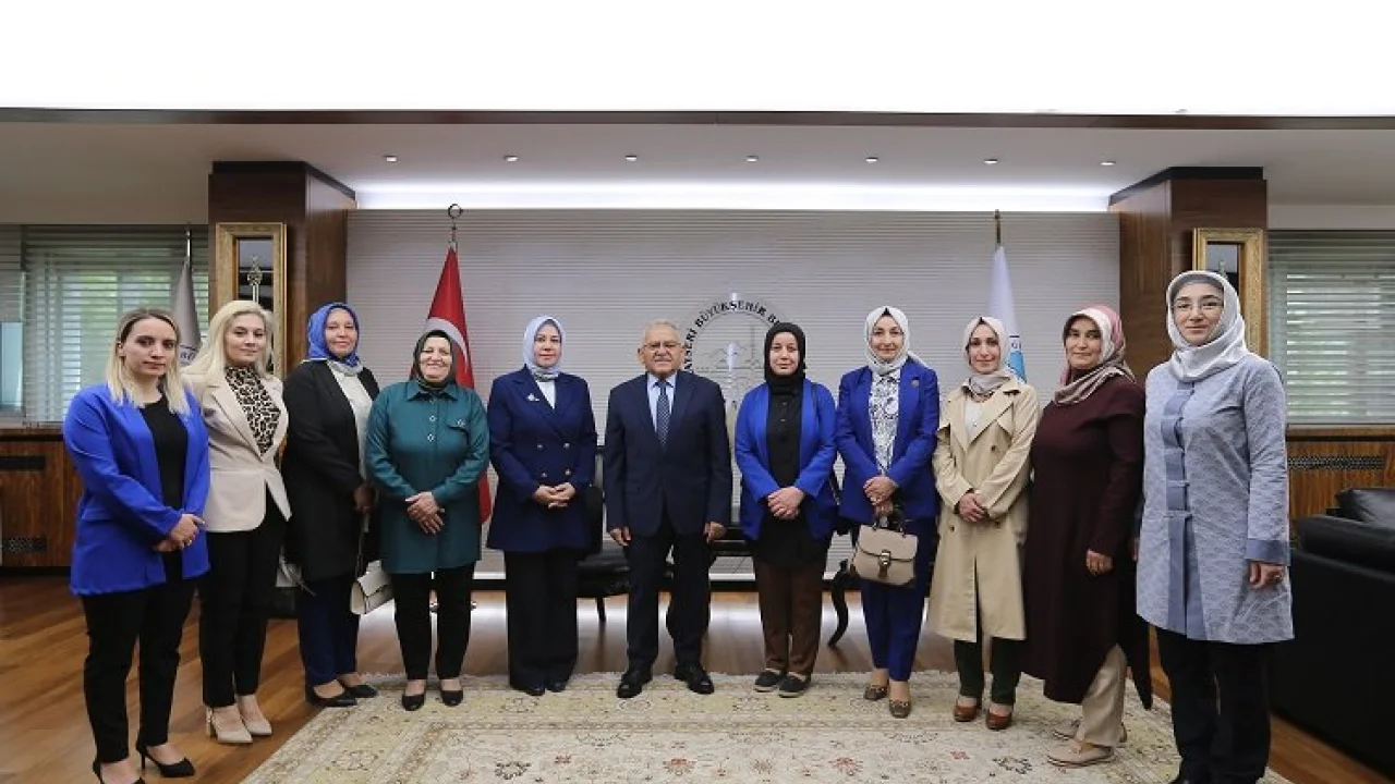 Başkan Büyükkılıç, AK Partili kadınları ağırladı -
