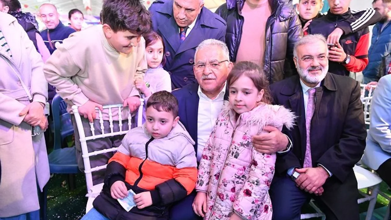 Başkan Büyükkılıç, Ramazan etkinliklerinde vatandaşlarla kucaklaştı -