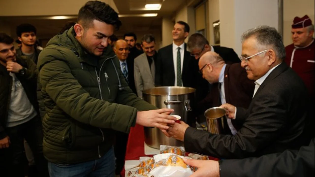Kayseri'de gençlere 10 milyon porsiyon çorba ikramı -