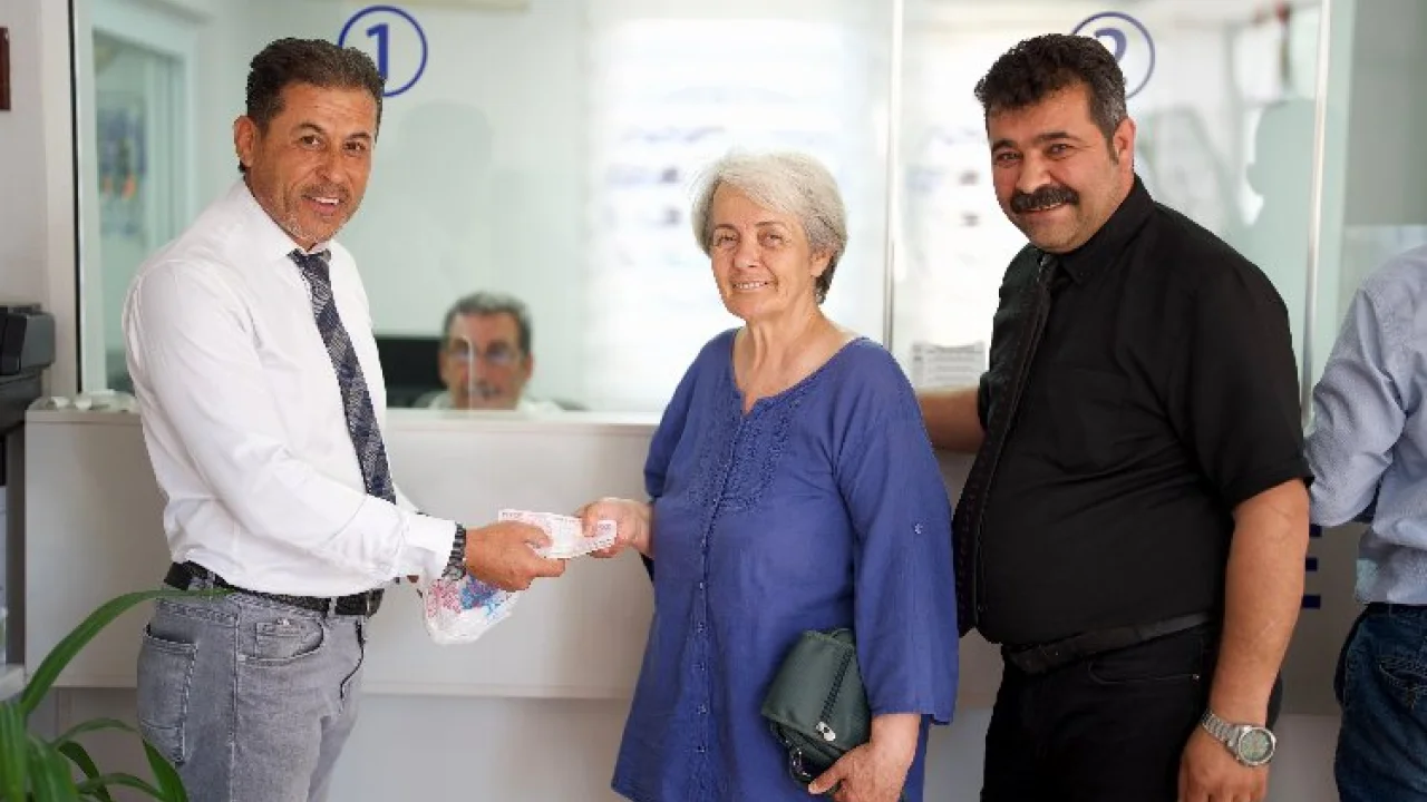 Milas'ta bulunan para sahibine teslim edildi -