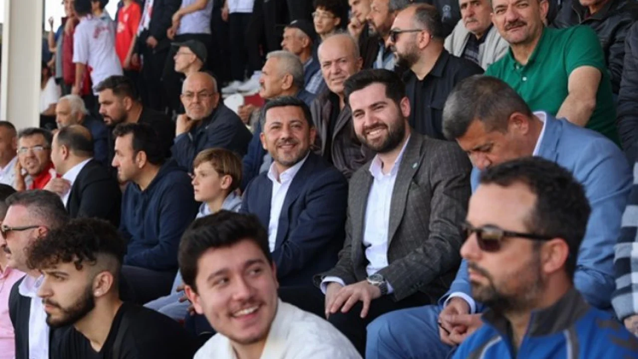 Nevşehir Belediyespor taraftarları Arı’yı bağrına bastı -