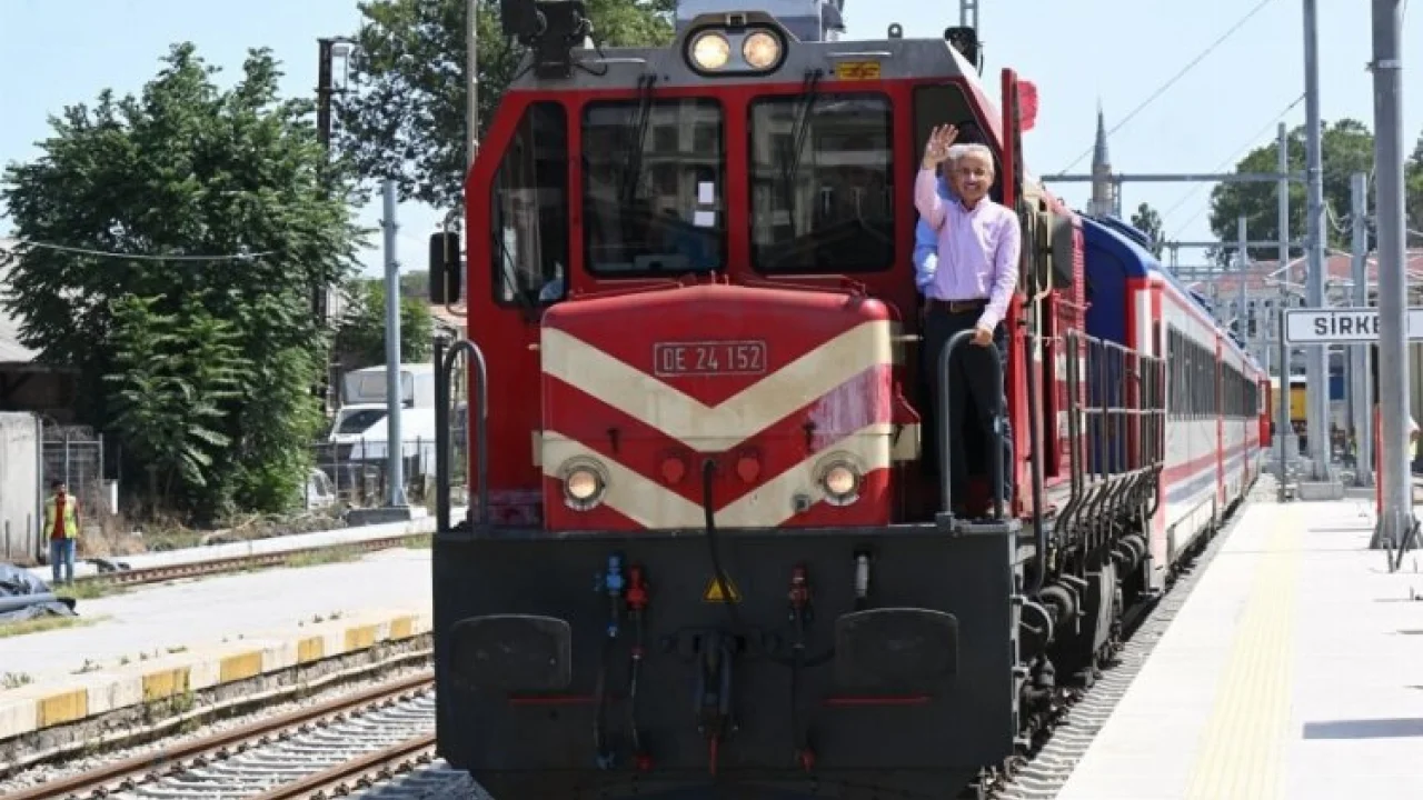 Bakü-Tiflis-Kars Demiryolu Hattı yeniden açıldı -