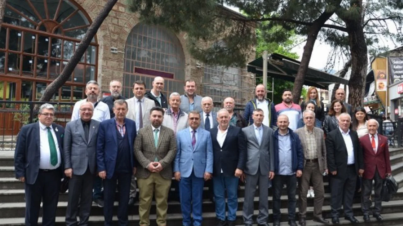 Bursa Cumhuriyet Caddesi’nde ‘esnaf buluşması’ -