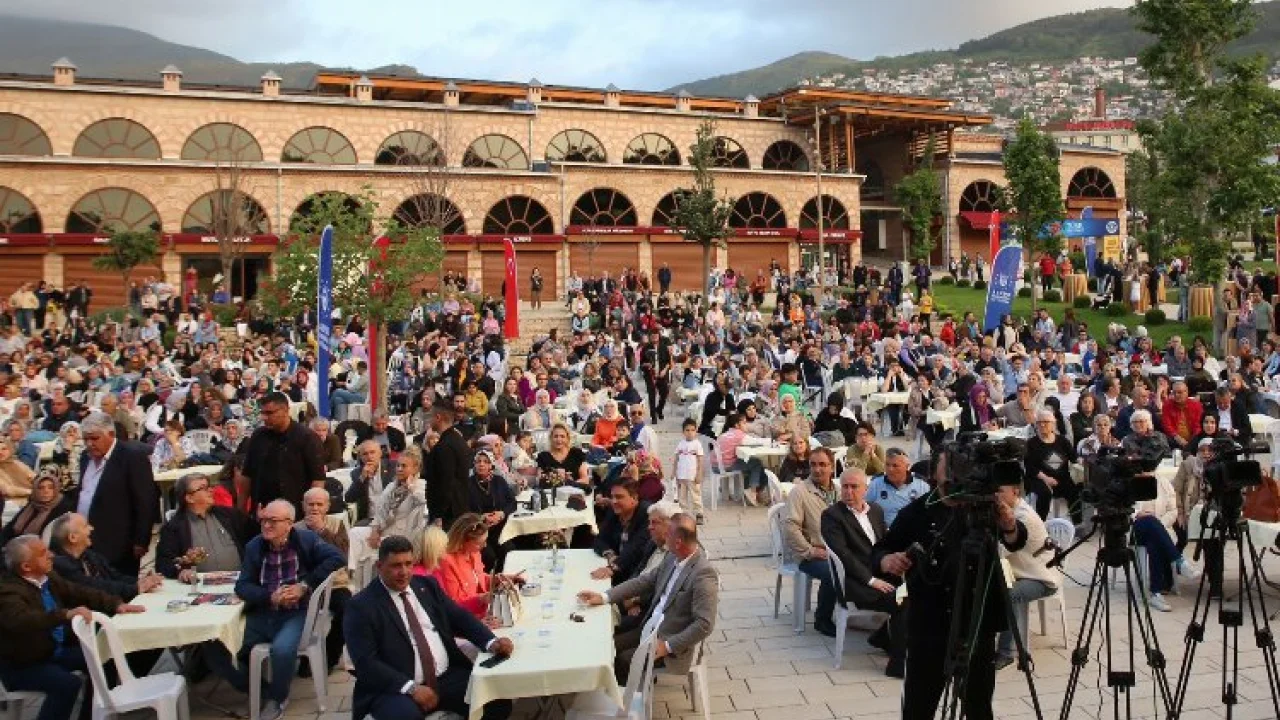 Bursa'da tarihi hanlarda 'kahve' buluşması -