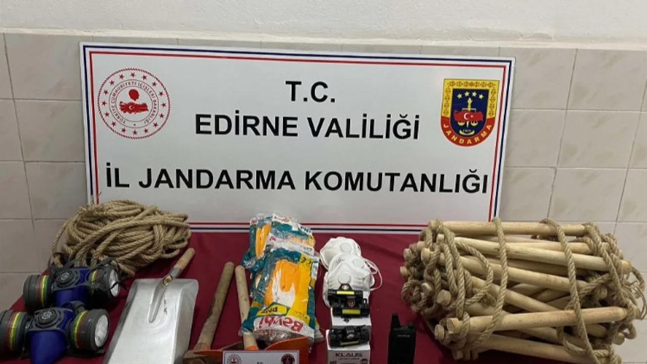 Enez'de kaçak kazıya 6 gözaltı! -