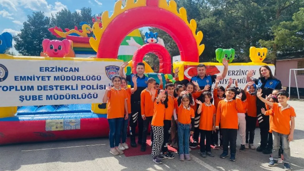 Erzincan Toplum Destekli Polislik Şubesi'nden çocuklara sınırsız eğlence -