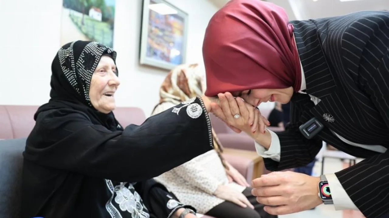 Bakan Göktaş bayram ziyaretlerinde -