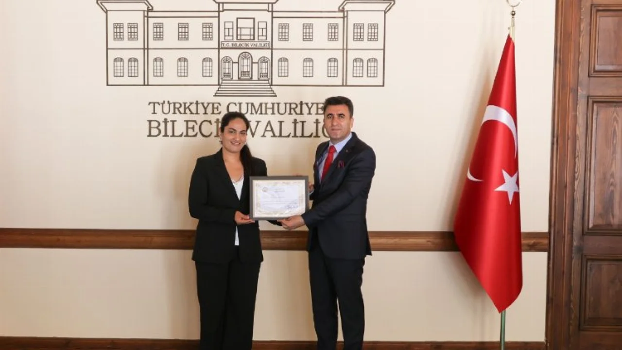 Bilecikli Hale öğretmen fark yarattı -