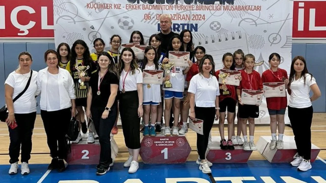 Bursa Osmangazili badmintonculardan Türkiye şampiyonluğu -