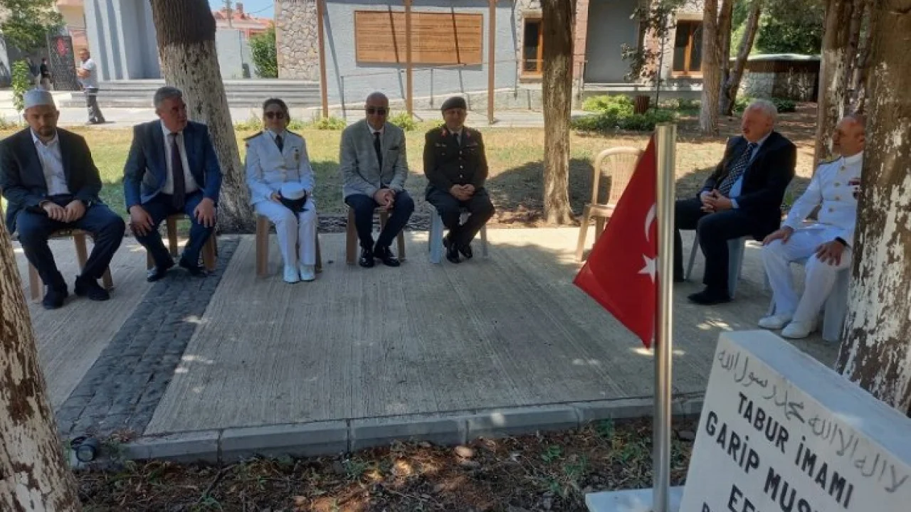 Çanakkale Vali Vekili'nden şehit ailesine bayramlık ziyaret -