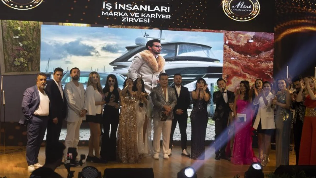 İş İnsanları Marka ve Kariyer Zirvesi Ödülleri sahiplerini buldu!   -