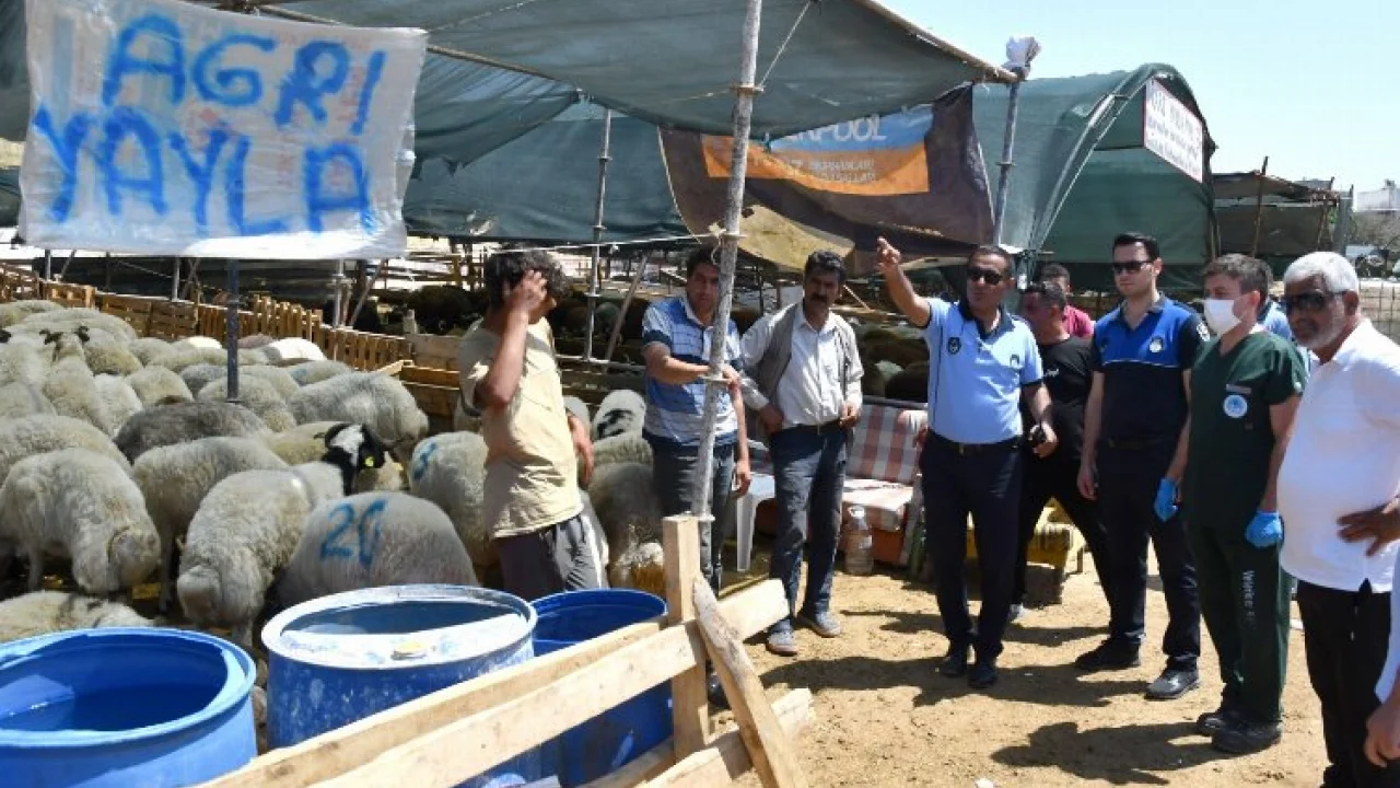 İzmir Karabağlar'da bayram öncesi sıkı denetim -