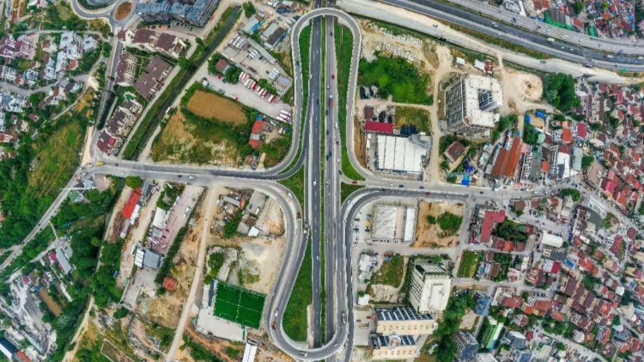 Kocaeli Solaklar Köprülü Kavşağı’na kadın eli -