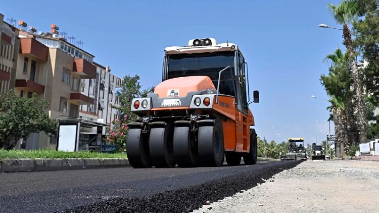 Muratpaşa'da Lara Caddesi yenilendi -