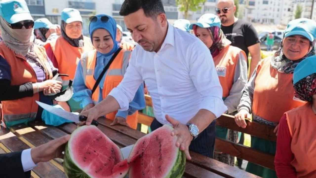 Rasim Arı mesai arkadaşlarını sahada ziyaret etti -