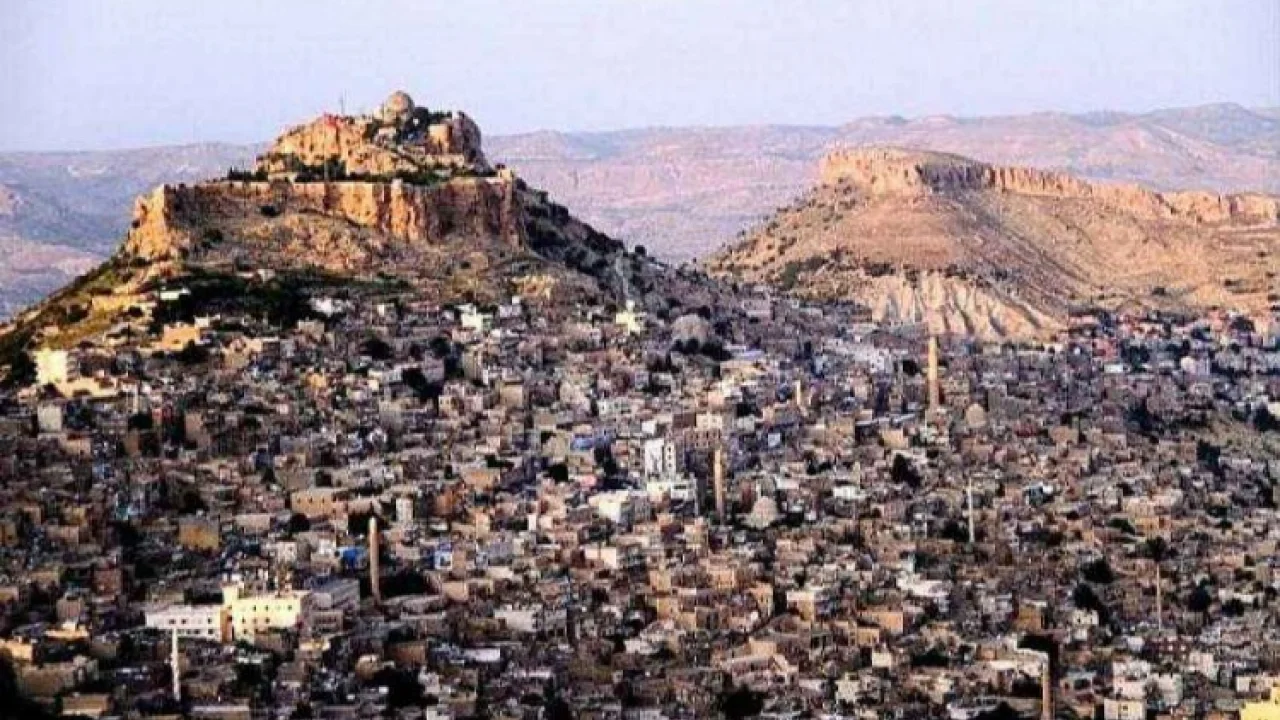 Seyyahların dili ile Mardin Kalesi -