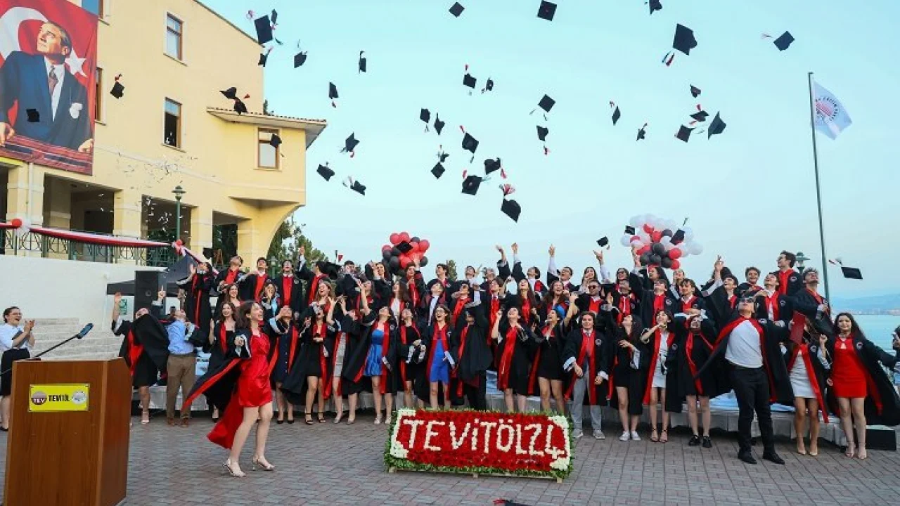 TEVİTÖL mezunlarını geleceğe uğurluyor -