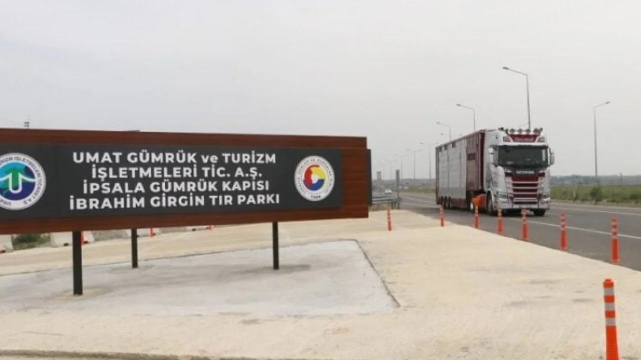 Tır dorsesinde 18 düzensiz göçmen yakalandı -