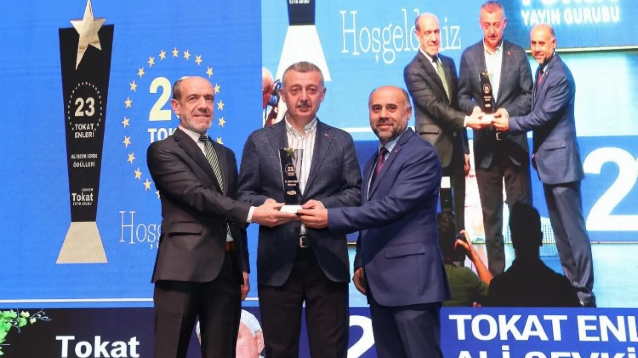 Tokatlılardan Başkan Büyükakın’a özel ödül -