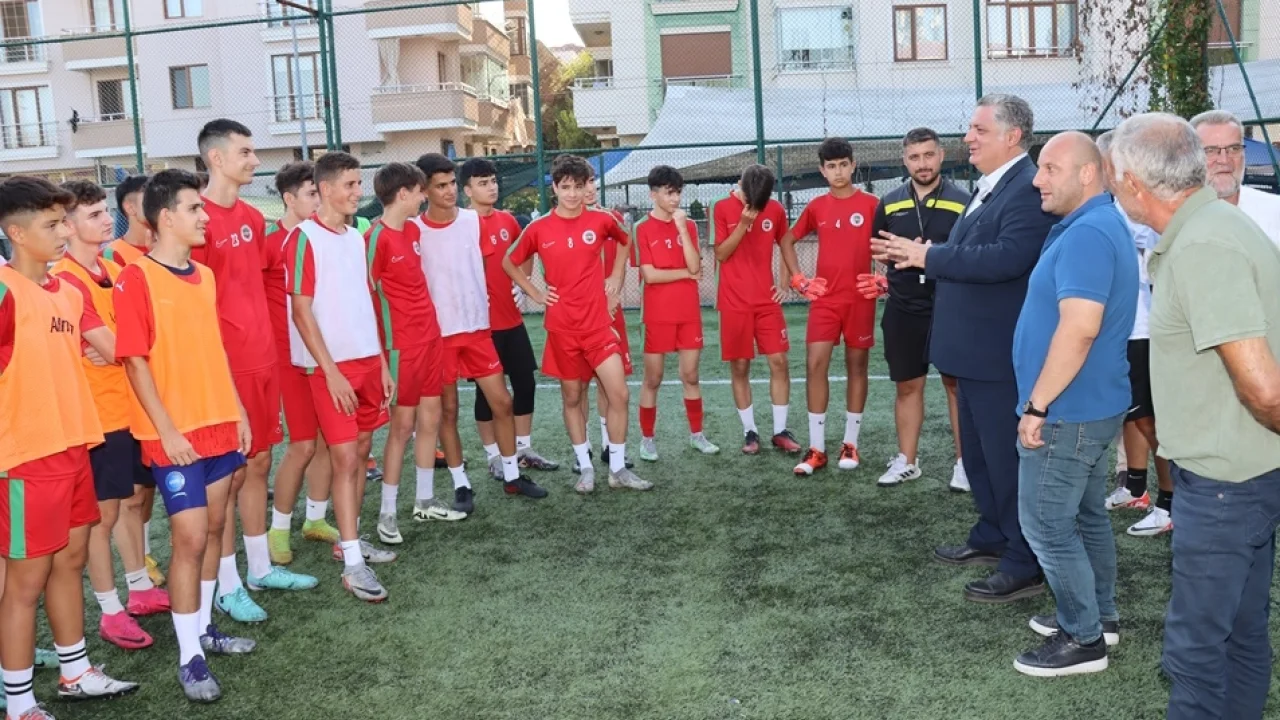Başkan Gürel'den Yalovaspor'a sezon öncesi ziyaret -