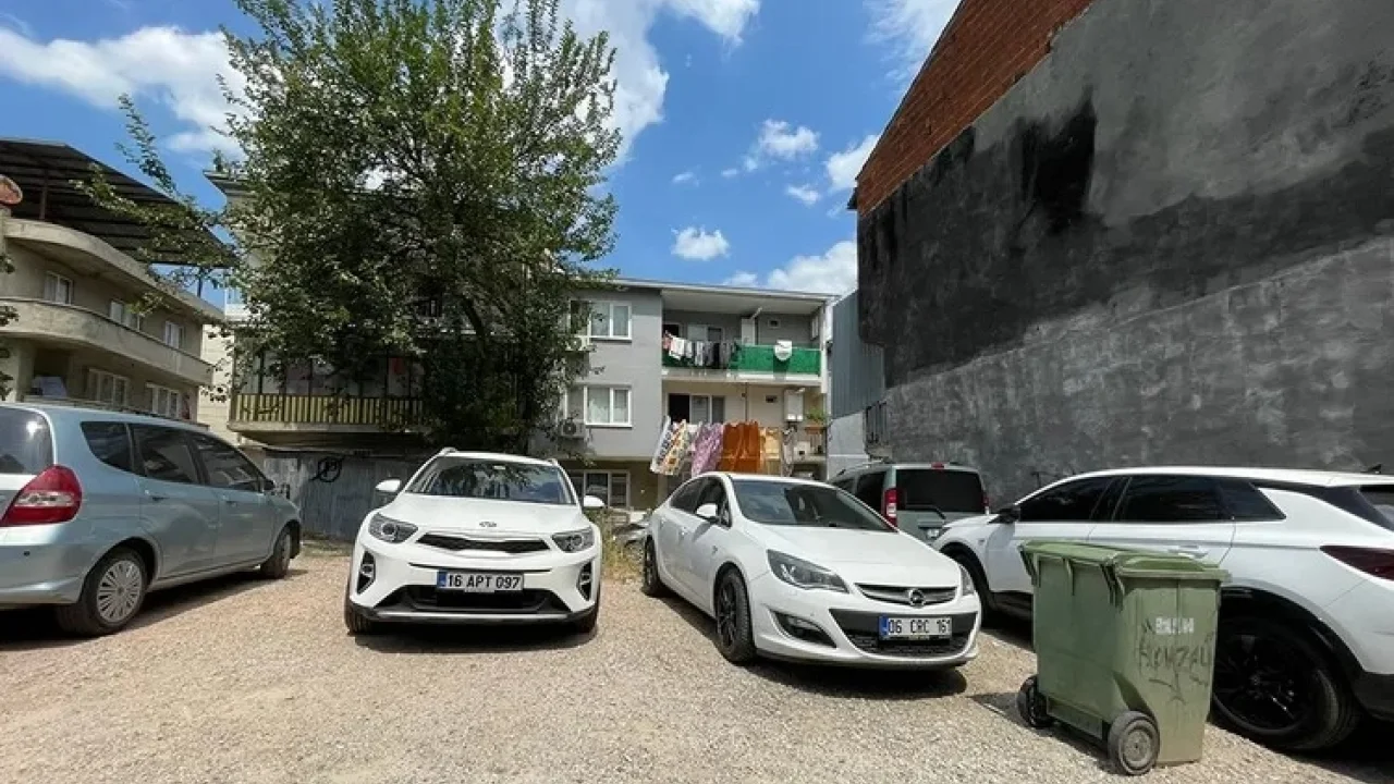 Bursa'da çöp konteynerleri tartışma konusu oluyor -