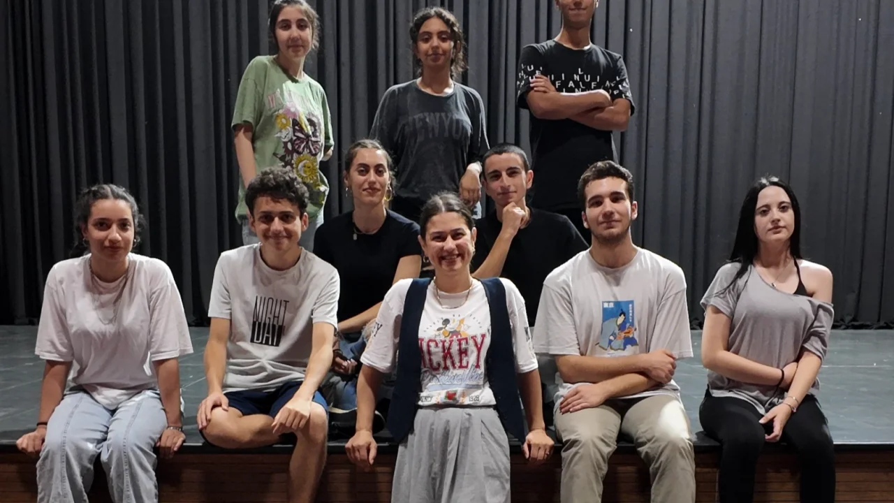 Çayırovalı gençler kendilerini tiyatro ile geliştiriyor -
