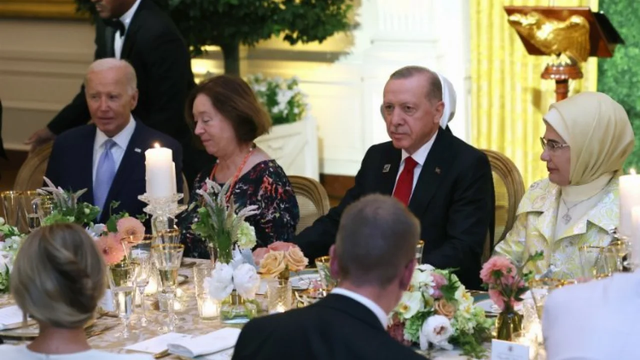 Cumhurbaşkanı Erdoğan, Biden’ın resmi yemeğinde -
