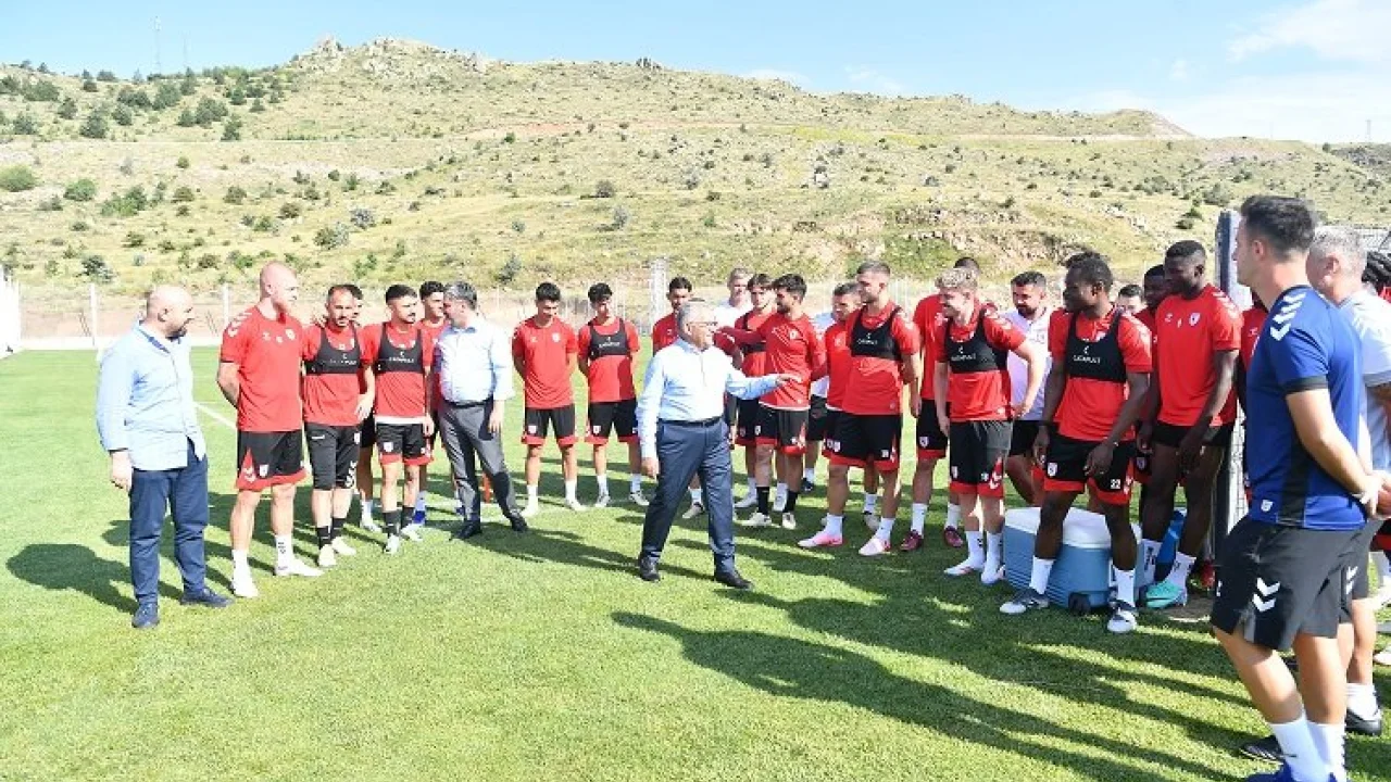 Futbol takımları Erciyes Yüksek İrtifa Kamp Merkezi’ne övgüler yağdırdı -