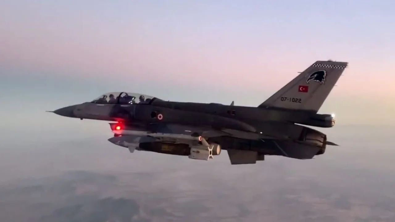 Irak ve Suriye kuzeyinde 16 terörist etkisiz -
