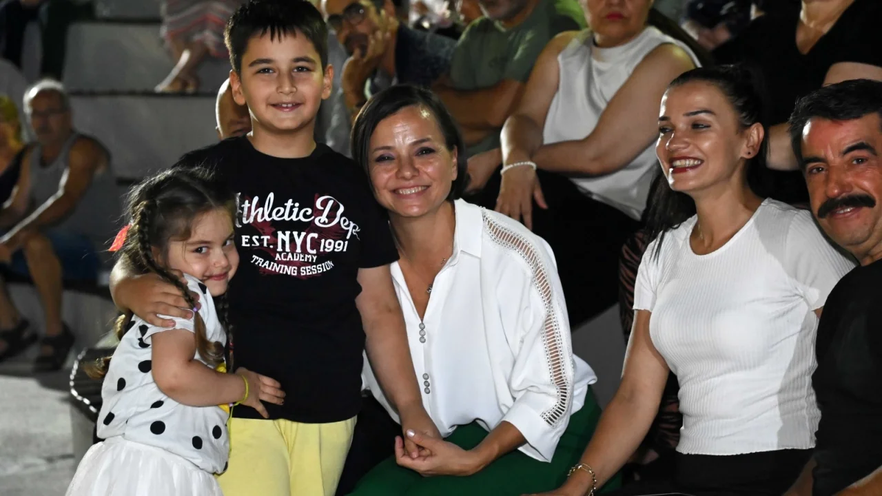 İzmir'de Karafatma Parkı Sosyal Tesisleri yeniden hizmette -