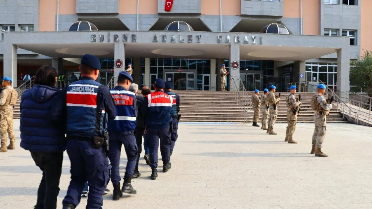 Jandarma 1 haftada 137 aranan şahsı yakaladı! -