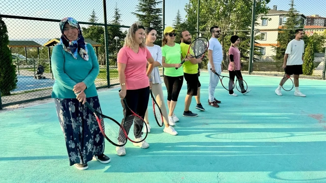Kayseri Hacılar'da tenis coşkusu -