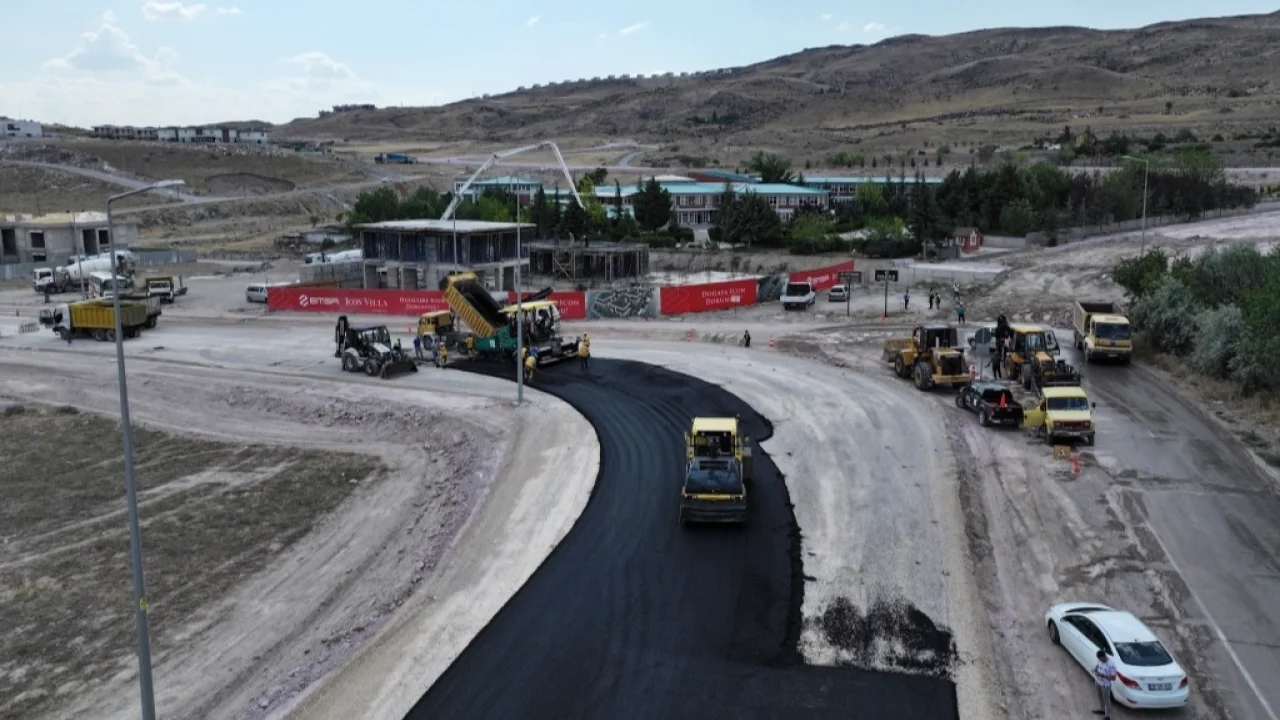 Kayseri Kocasinan'da asfalt çalışması tam gaz -
