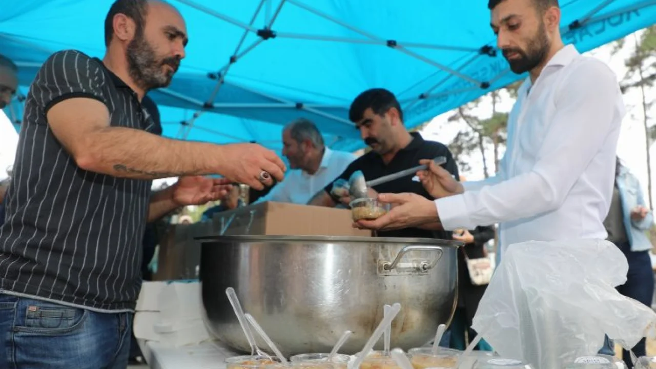 Kocaeli Büyükşehir 12 ilçede aşure dağıtacak -