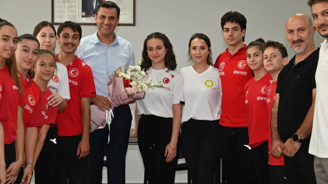 Manisa'da Başkan Zeyrek milli sporcularla buluştu -