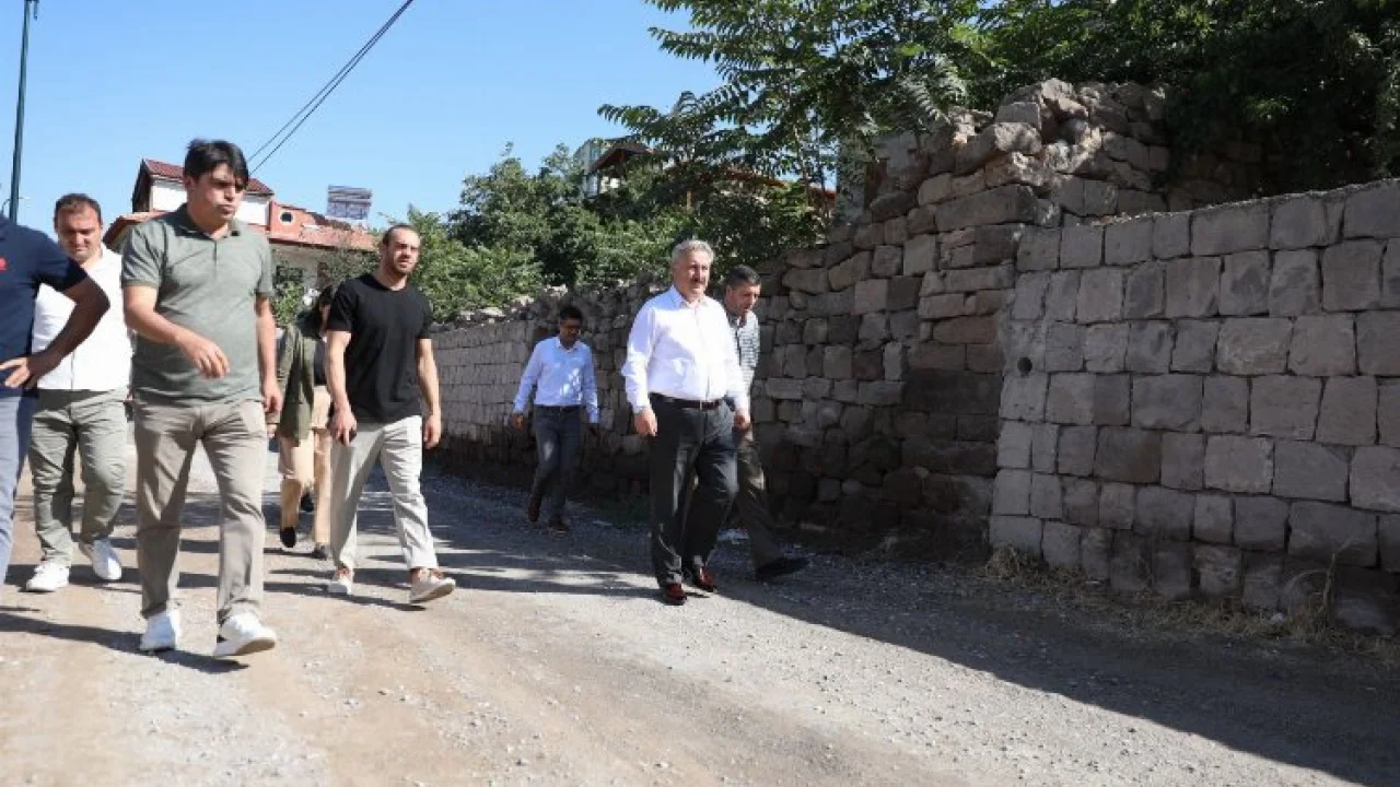 Melikgazi'de sokak sağlıklaştırma çalışmaları sürüyor -
