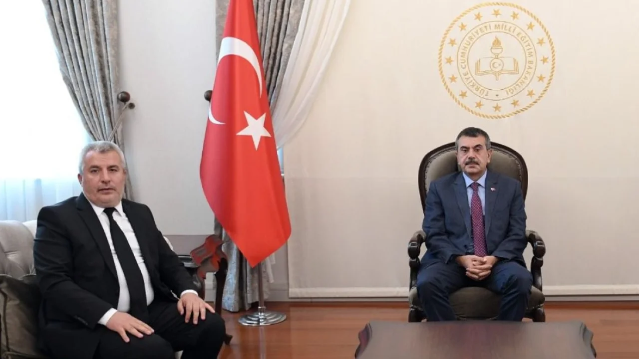YKS Raporu Bakan Tekin'e sunuldu -