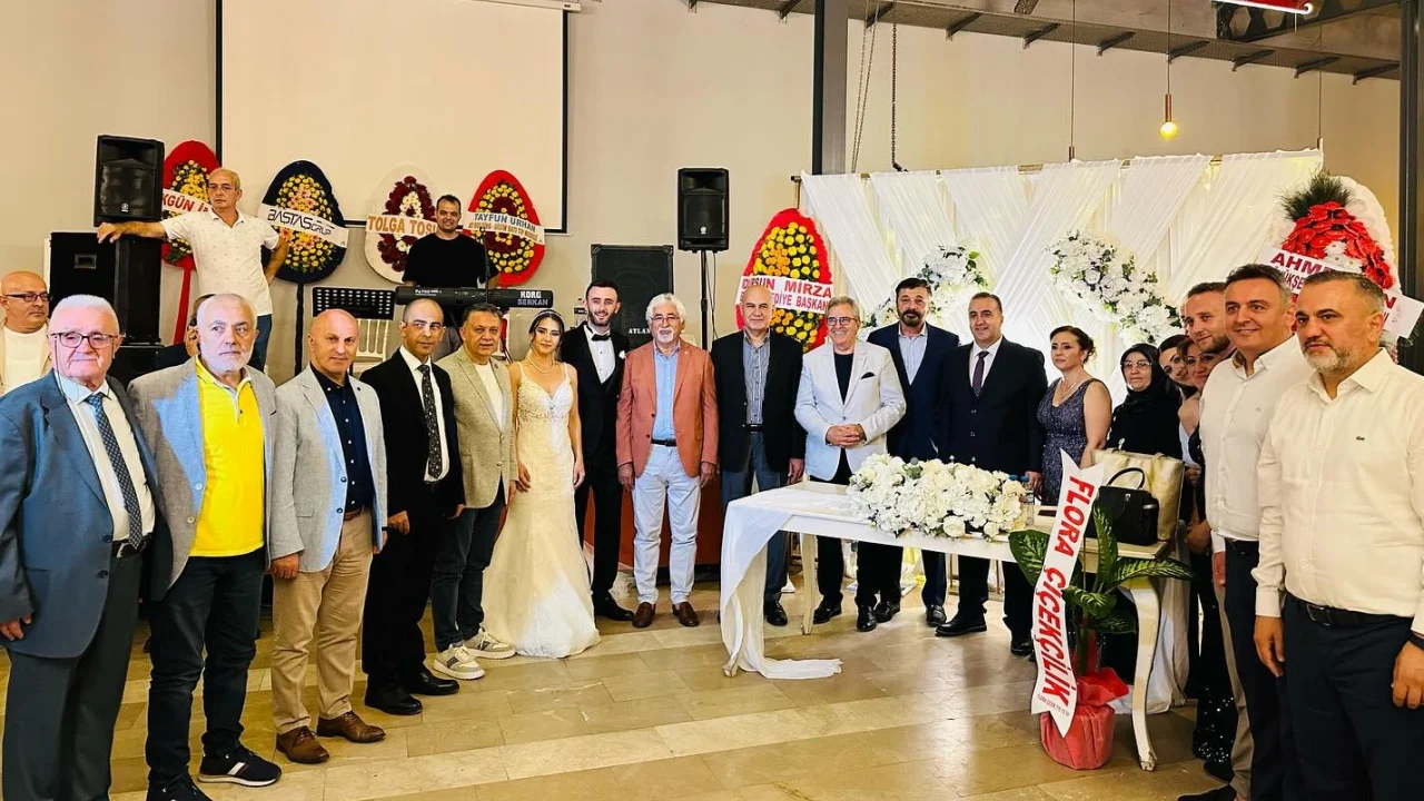 Babacan ailesinin mutlu günü -