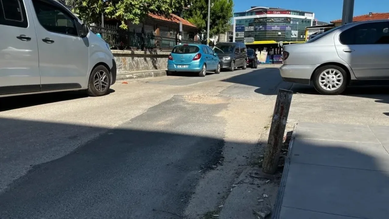 Bursa'da bu mahallenin yolları araç sahiplerine maddi sorun yaratıyor -