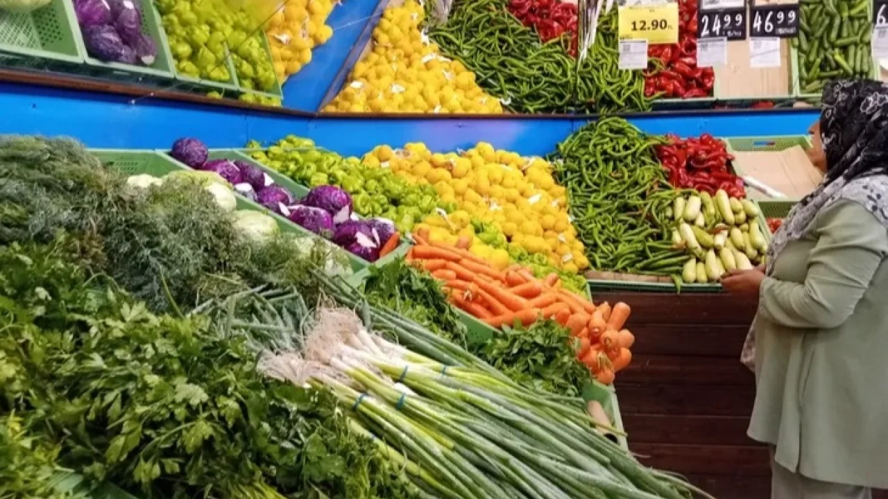 Enflasyona karşı vatandaşlar market indirimleri kovalıyor -