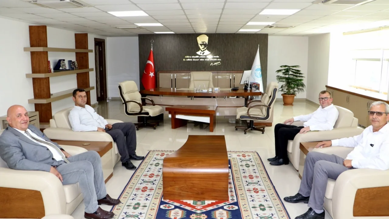 Gördesli muhtarlardan Başkan Zeyrek'e teşekkür -