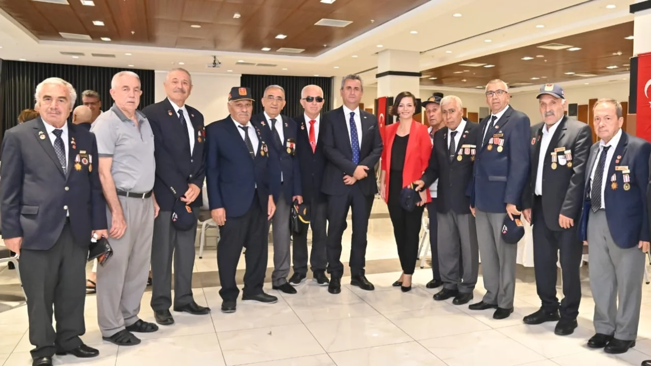 İzmir Karabağlar'da şehit aileleri ve yakınlarıyla anlamlı buluşma -